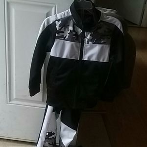 R scoop camo jumpsuit little boy size 5